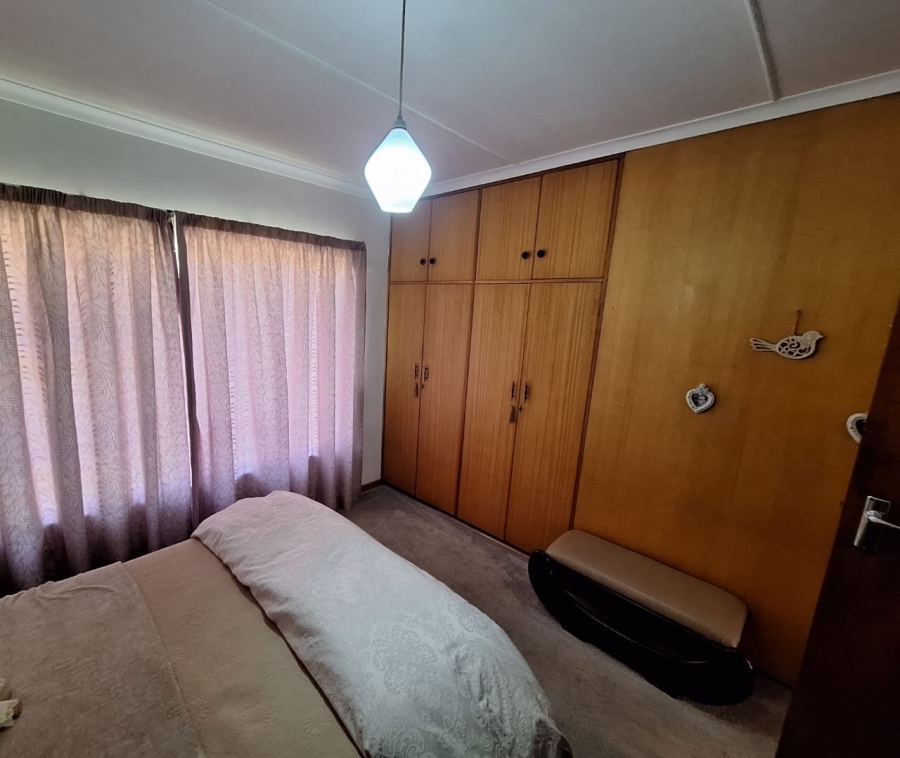 5 Bedroom Property for Sale in Fichardt Park Free State